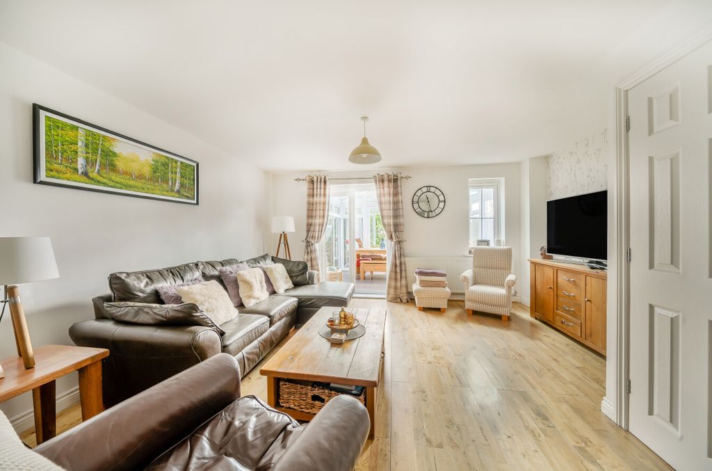 Property photo 2 of 15 1368974-31-68F0E4...