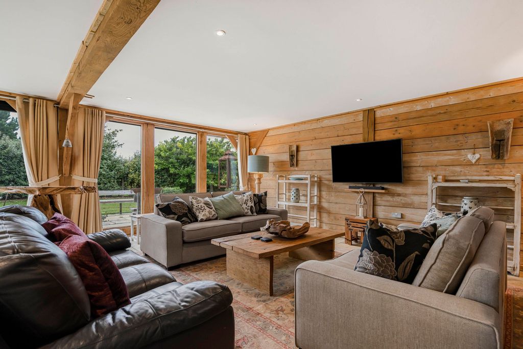 Property photo 2 of 25