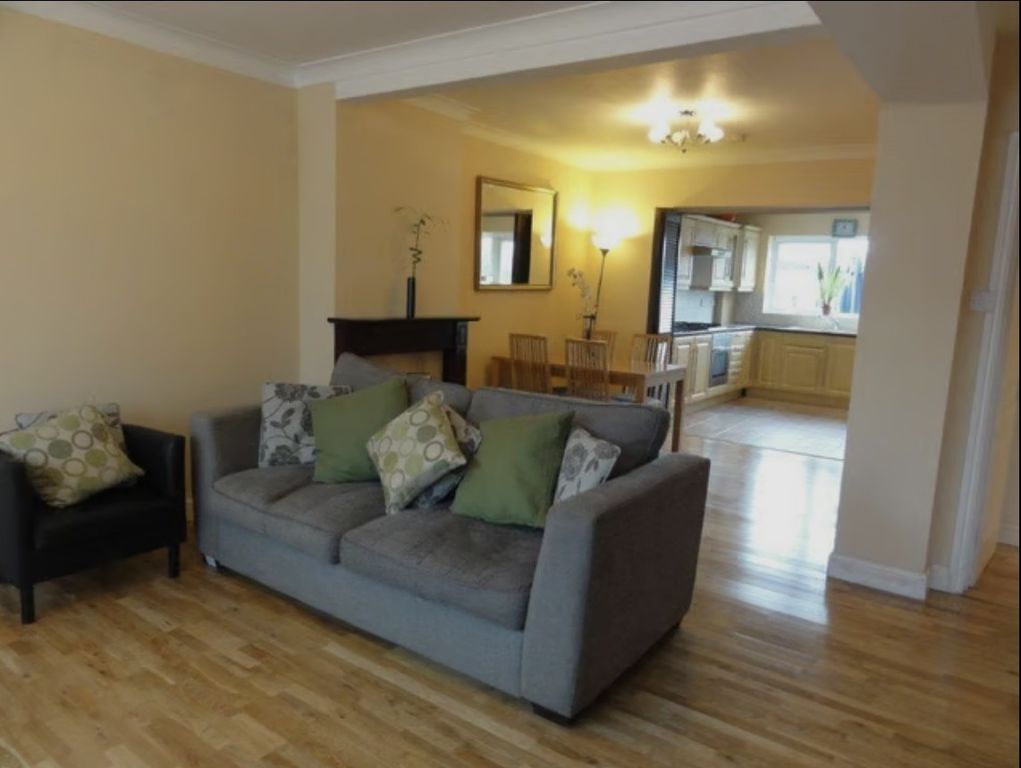 Property photo 2 of 9