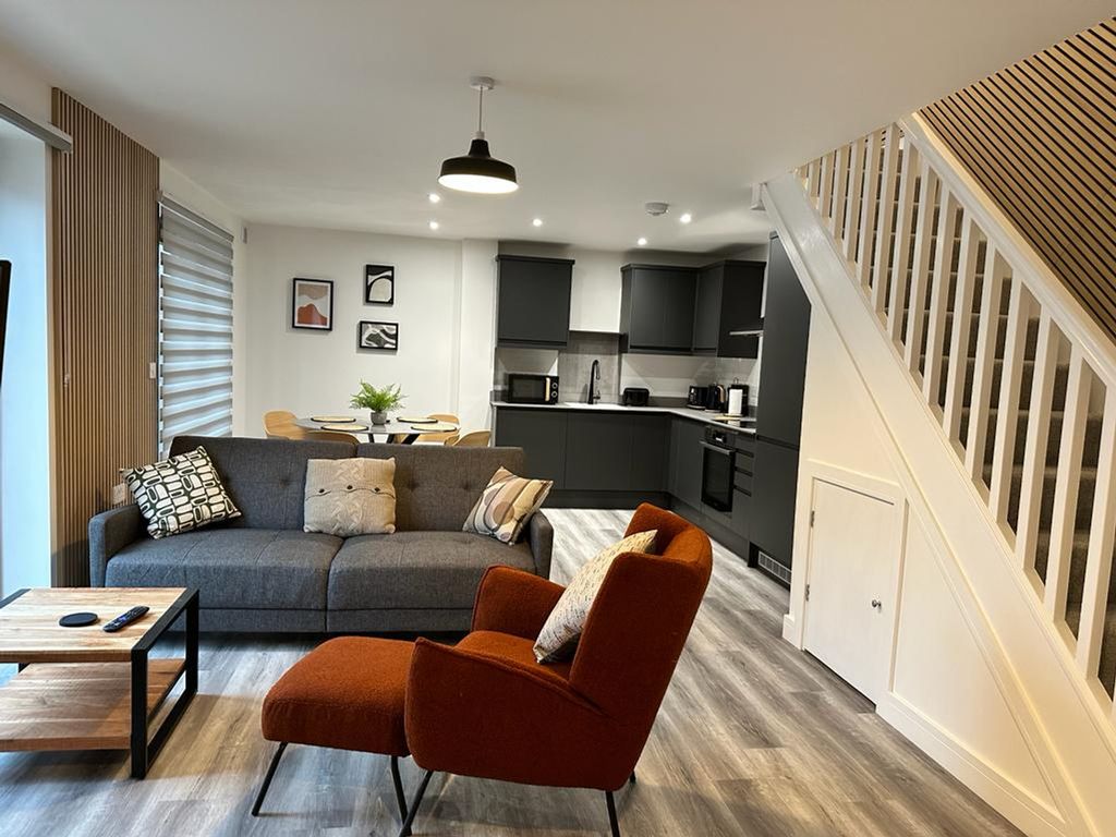 Property photo 1 of 14 Living Room