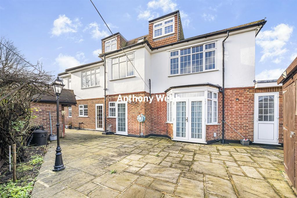 Additional image 28 of 7 bed detached house for saleChalkwell Park Avenue, Enfield EN1