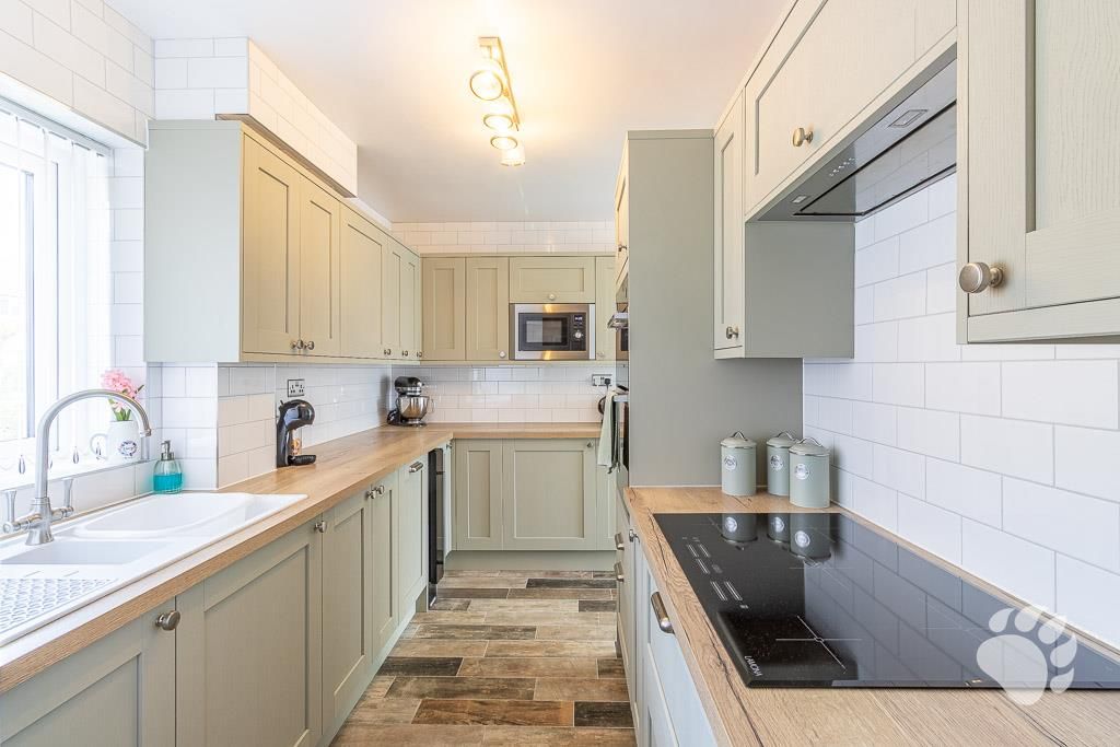 Property photo 2 of 33 Kitchen