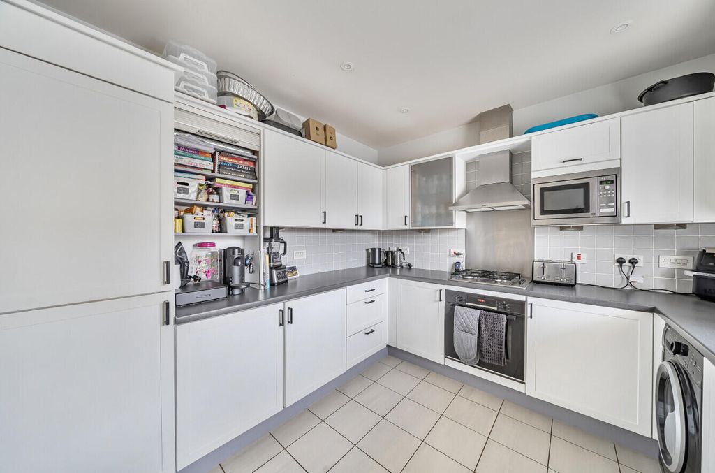 Property photo 3 of 20 Kitchen