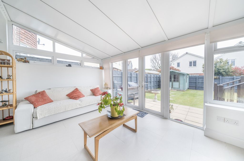 Property photo 2 of 19 Conservatory