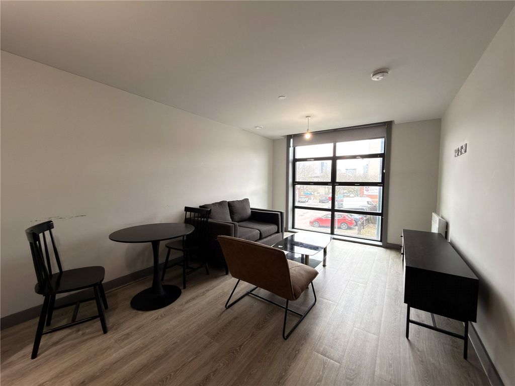 Property photo 3 of 7 Picture No. 01