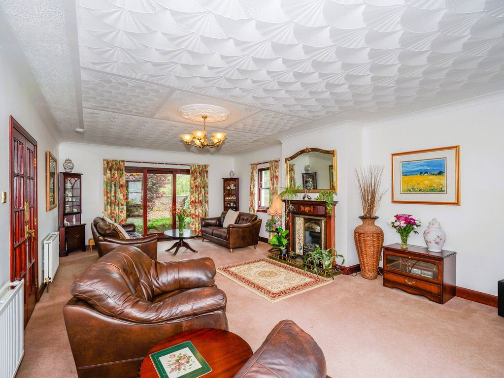 Property photo 2 of 28