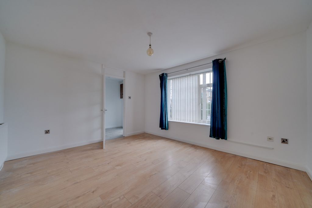 Property photo 3 of 11 3431333