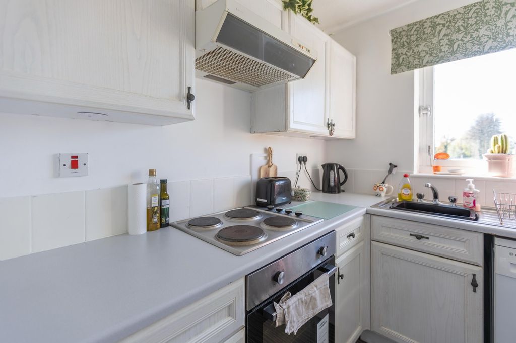 Additional image 7 of 2 bed flat for salePolsons Crescent, Paisley PA2