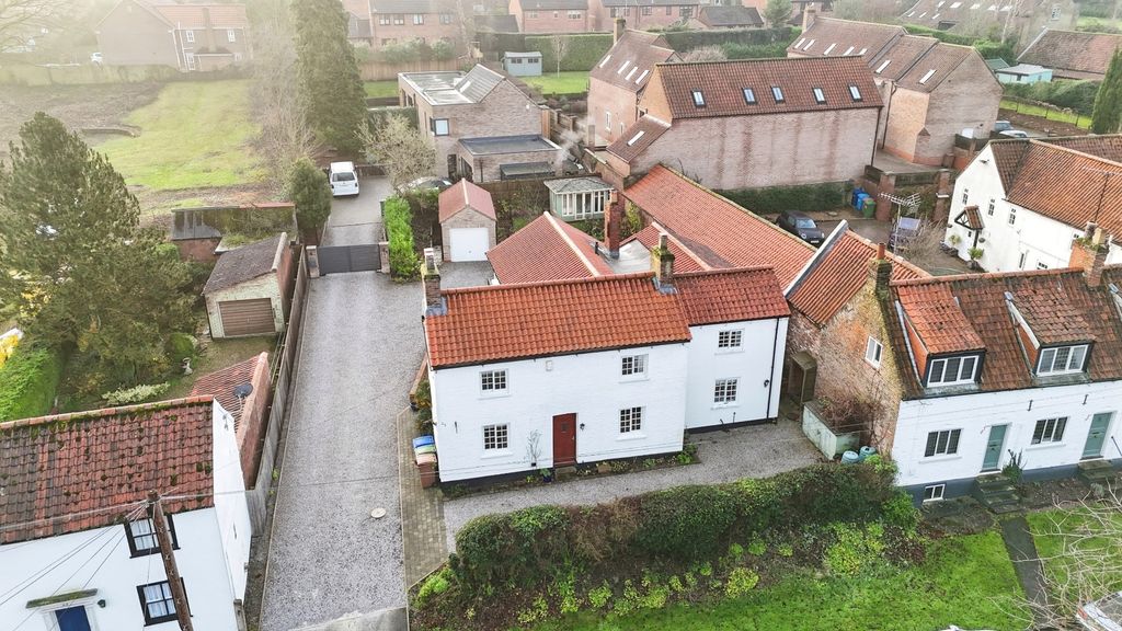 Property photo 1 of 18 4666381