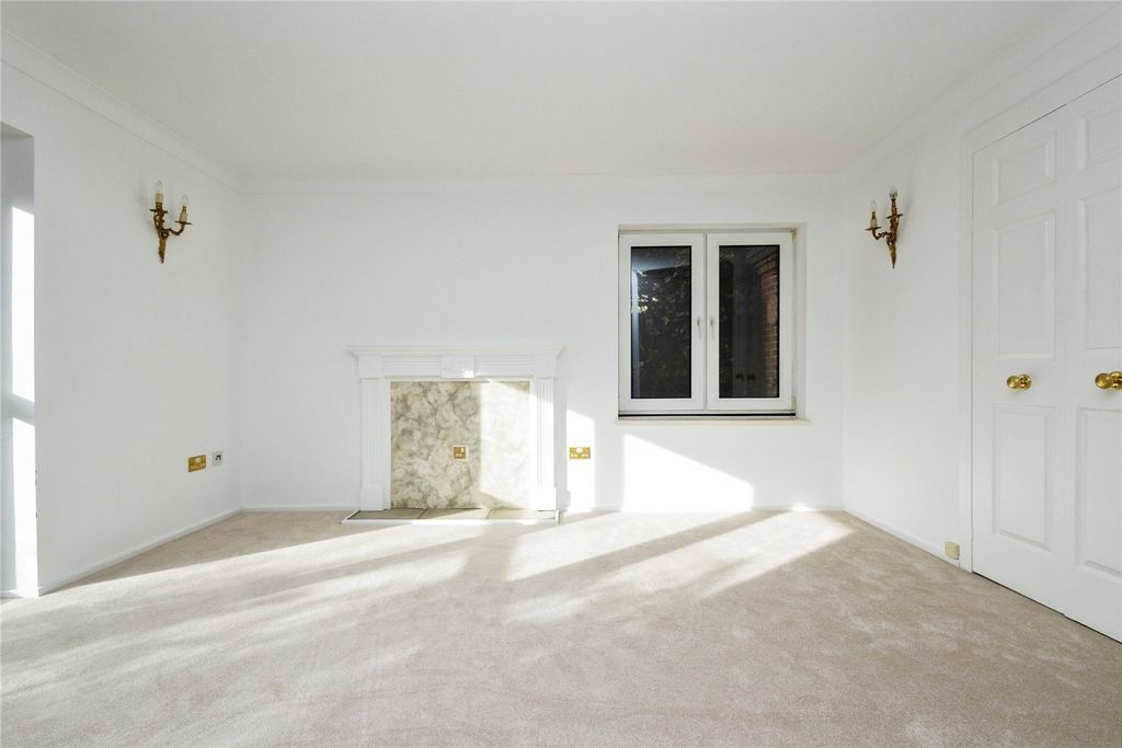 Property photo 3 of 17 Picture No. 22