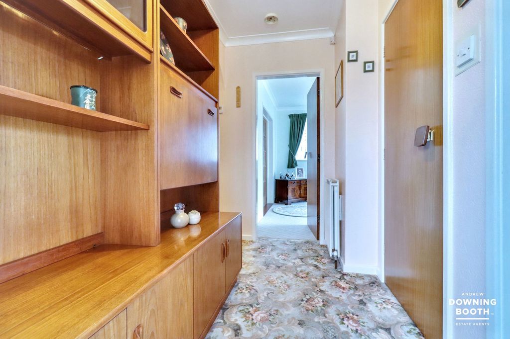 Property photo 3 of 27