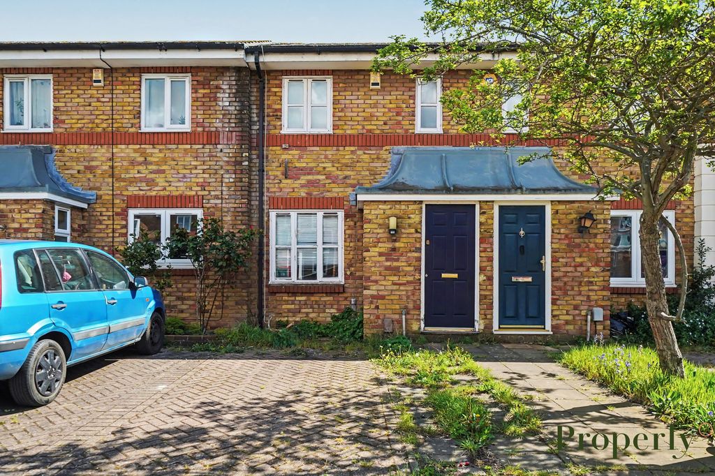 Property photo 3 of 12