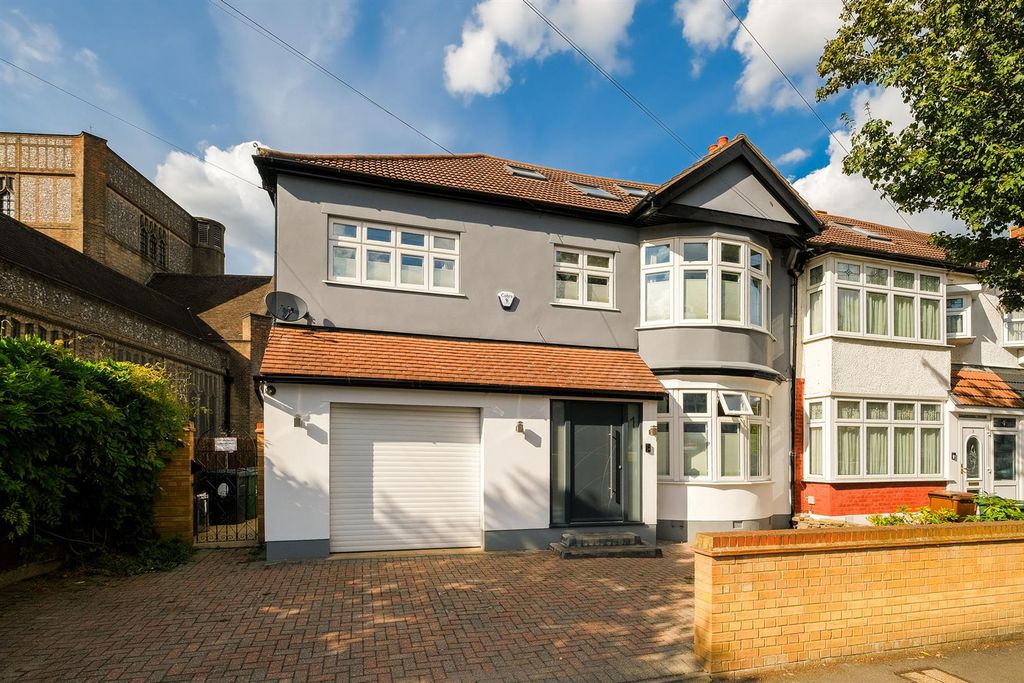 Property photo 1 of 31