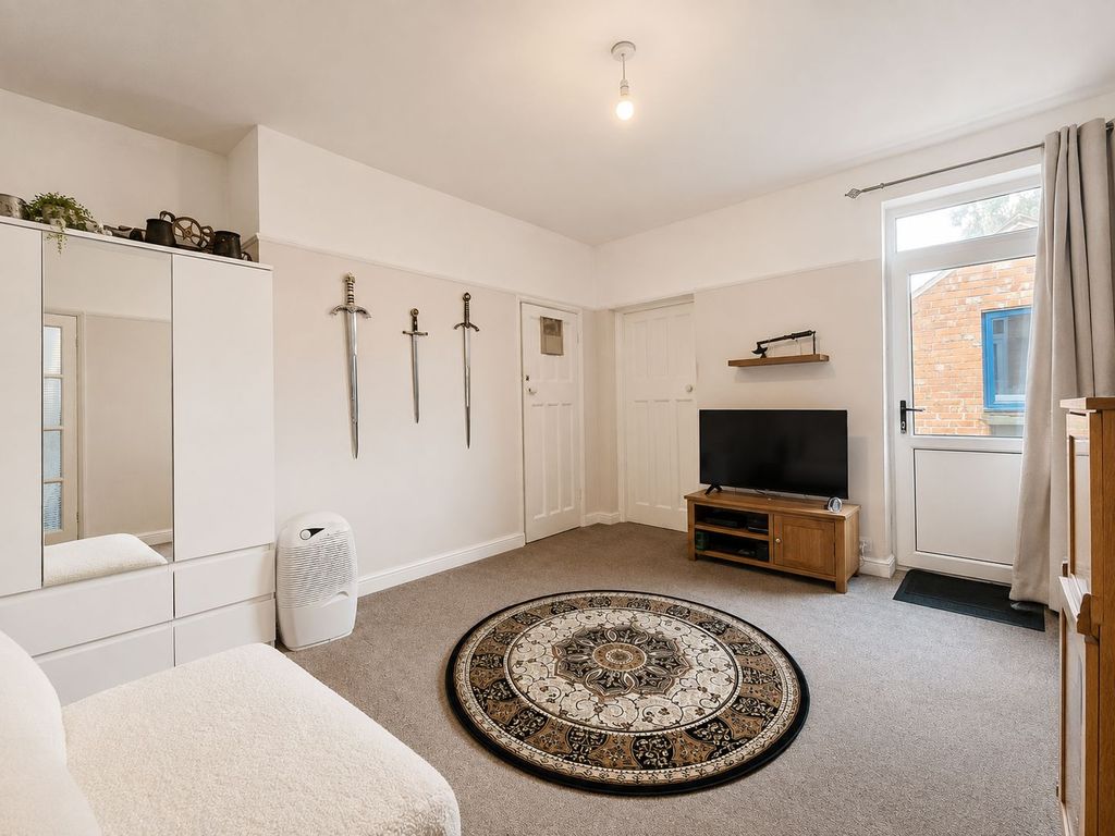 4 bed flat for salePark View, Ashington NE63 photo 4