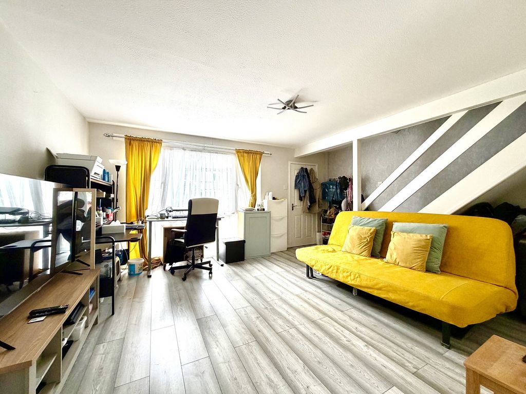 Property photo 2 of 11 Not Specified