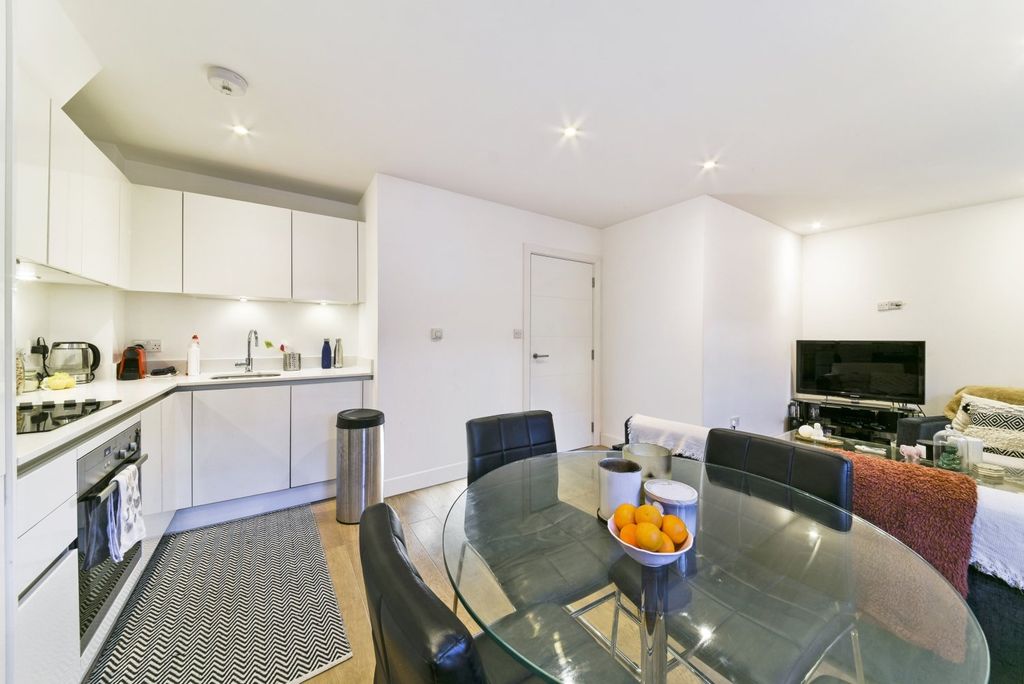 Property photo 1 of 10 Dining Area