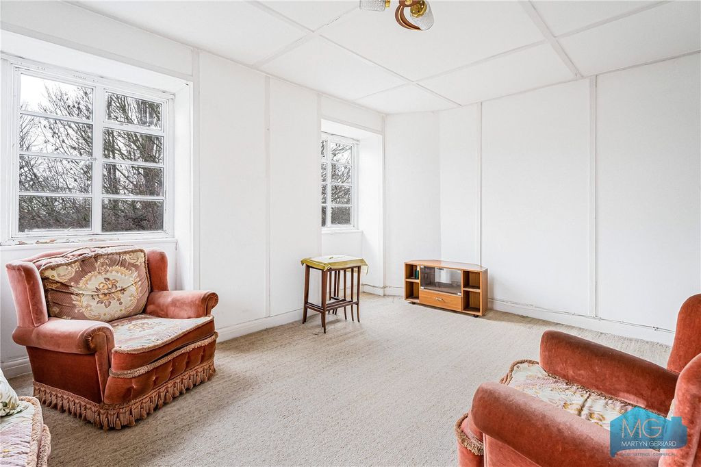 Property photo 2 of 21 Picture No. 01