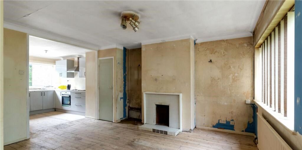 Property photo 3 of 12