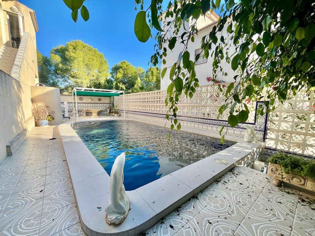 Property photo 1 of 40