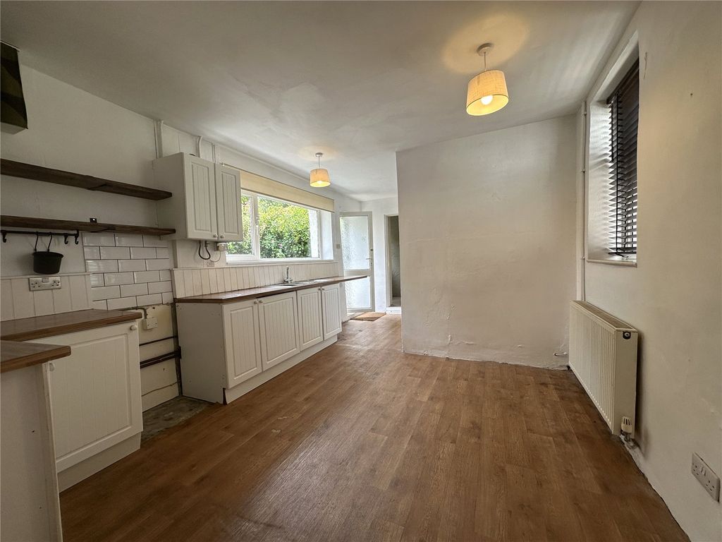 Property photo 3 of 24 Picture No. 12