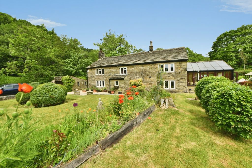 Property photo 1 of 18 The Cote