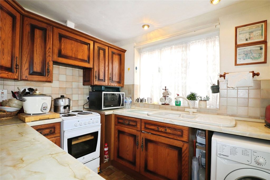 Property photo 2 of 19 Picture No. 40