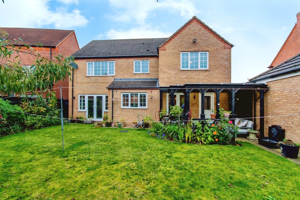 Property photo 2 of 18