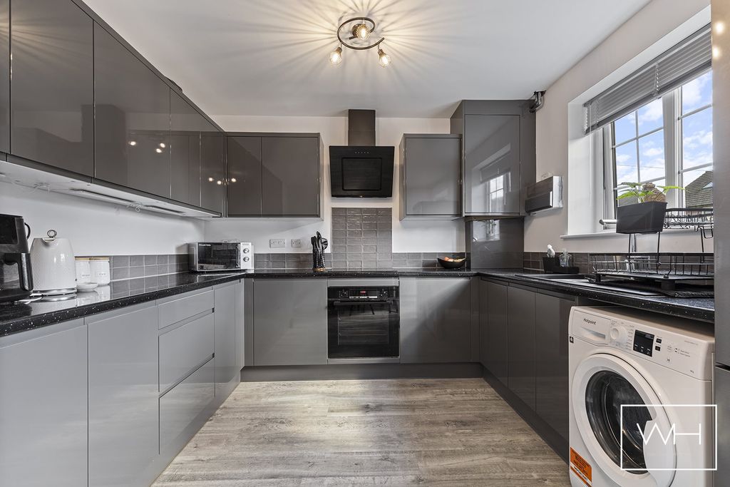 Property photo 3 of 20 23 Abbey Walk, Scawsby 09_297