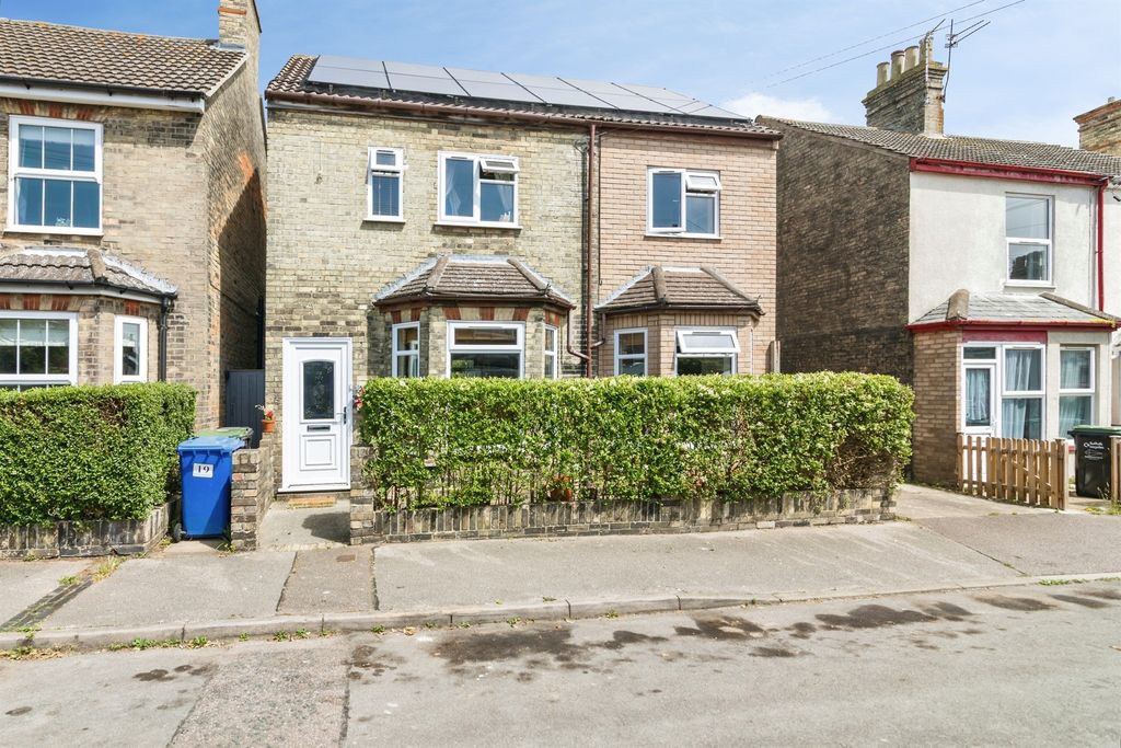 Property photo 1 of 20