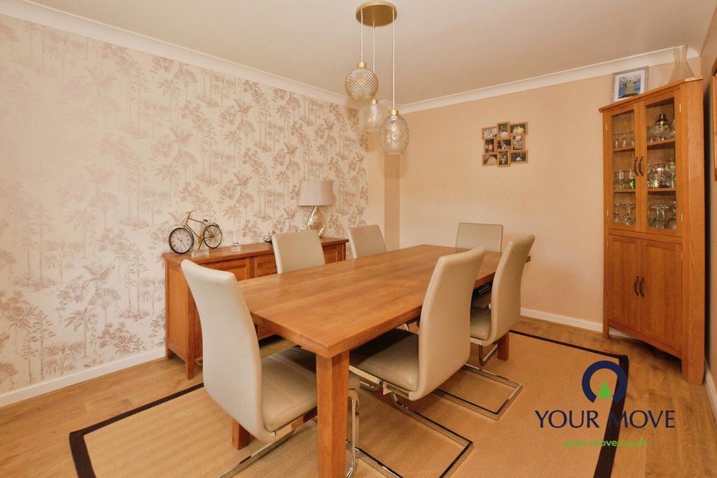 Property photo 3 of 20 Dining Room