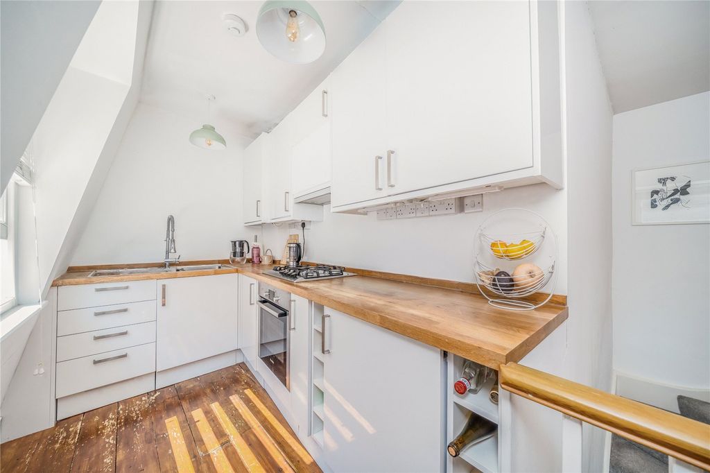 Property photo 3 of 8 Kitchen