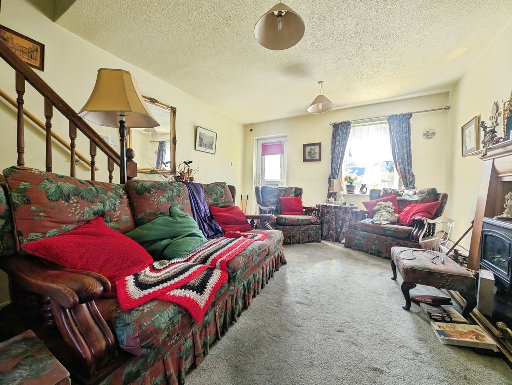 Property photo 3 of 17