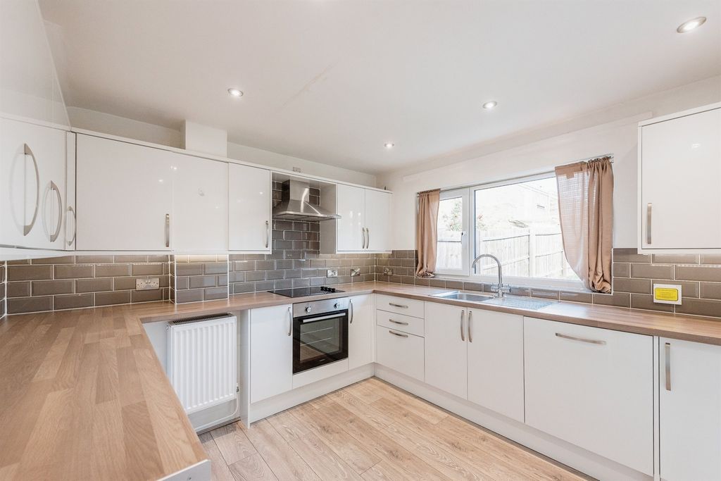 Property photo 2 of 13 View