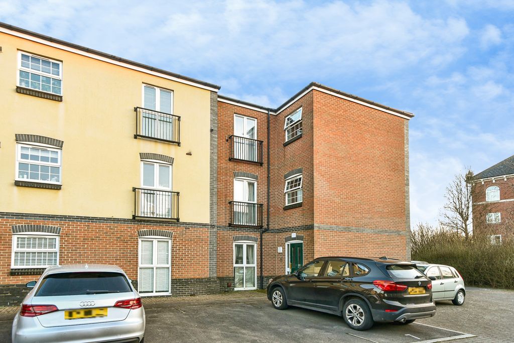 Property photo 2 of 20