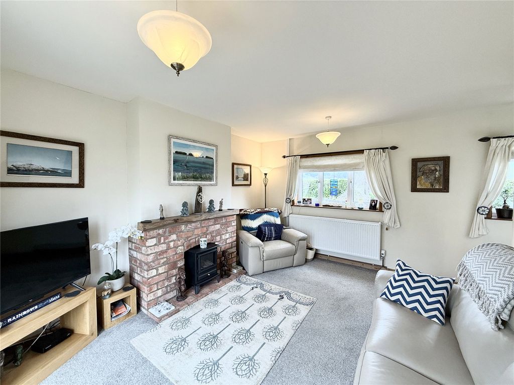 Property photo 3 of 33 Picture No. 18