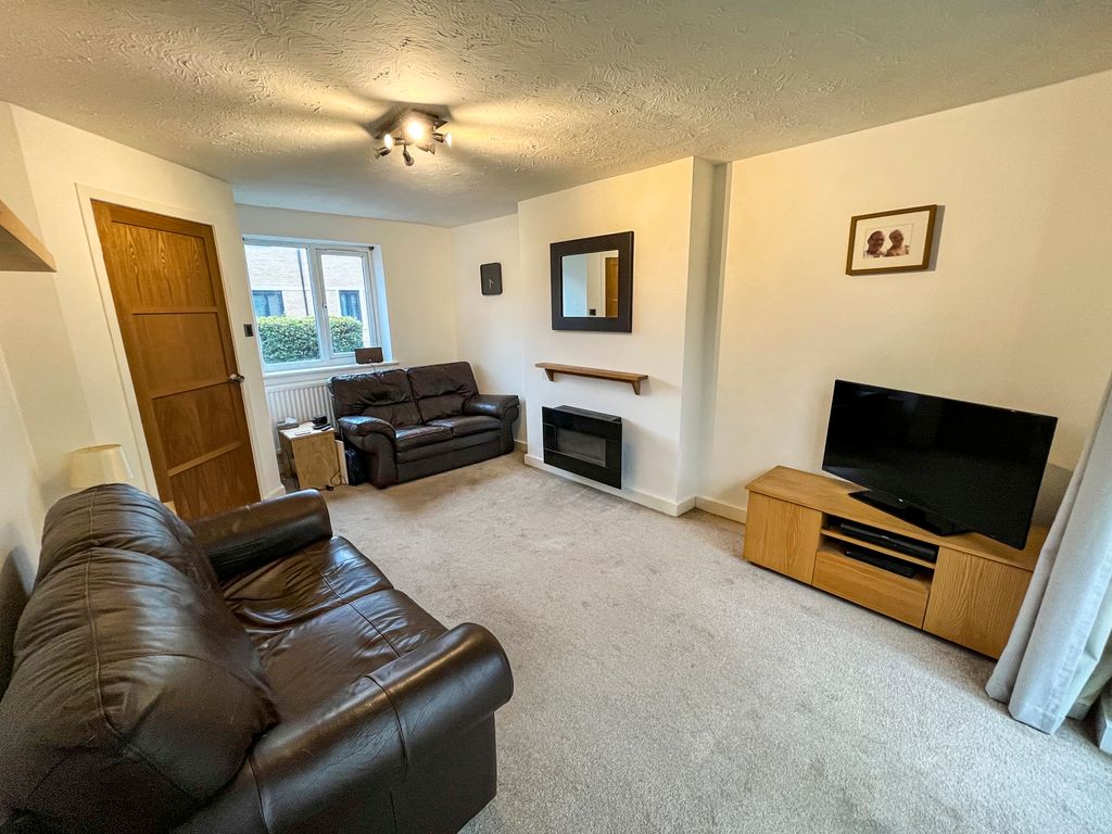 Property photo 2 of 15 Lounge