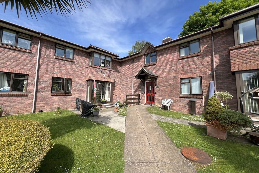 Property photo 3 of 18