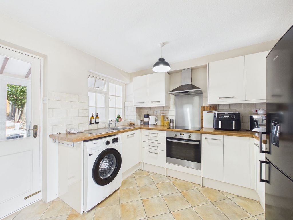 Property photo 3 of 12 Dining Kitchen