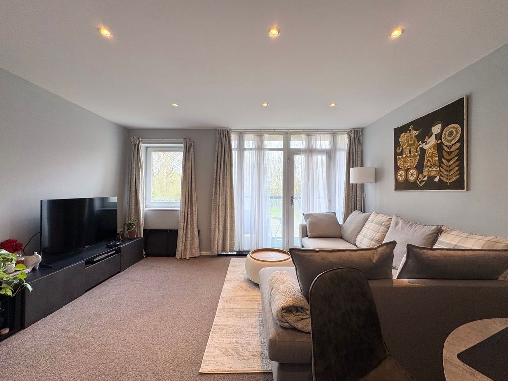 Property photo 1 of 11 Open Plan Loung/Dining Area