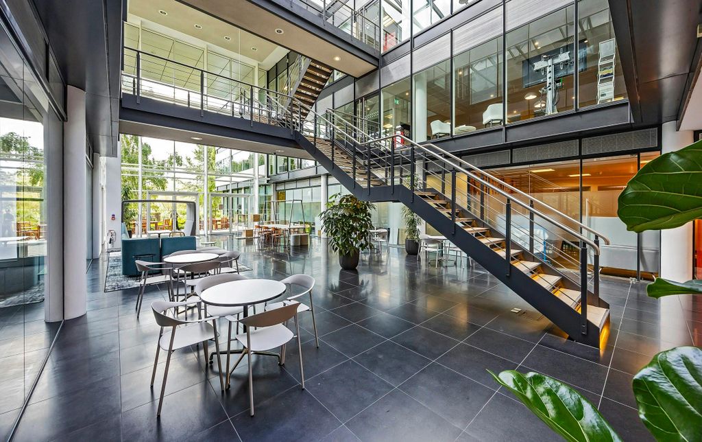 Property photo 3 of 24 250Lwa_017 (Extra Large).Jpg