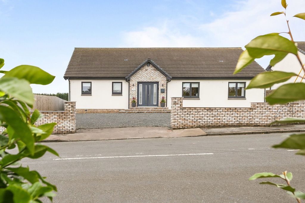 Property photo 1 of 40