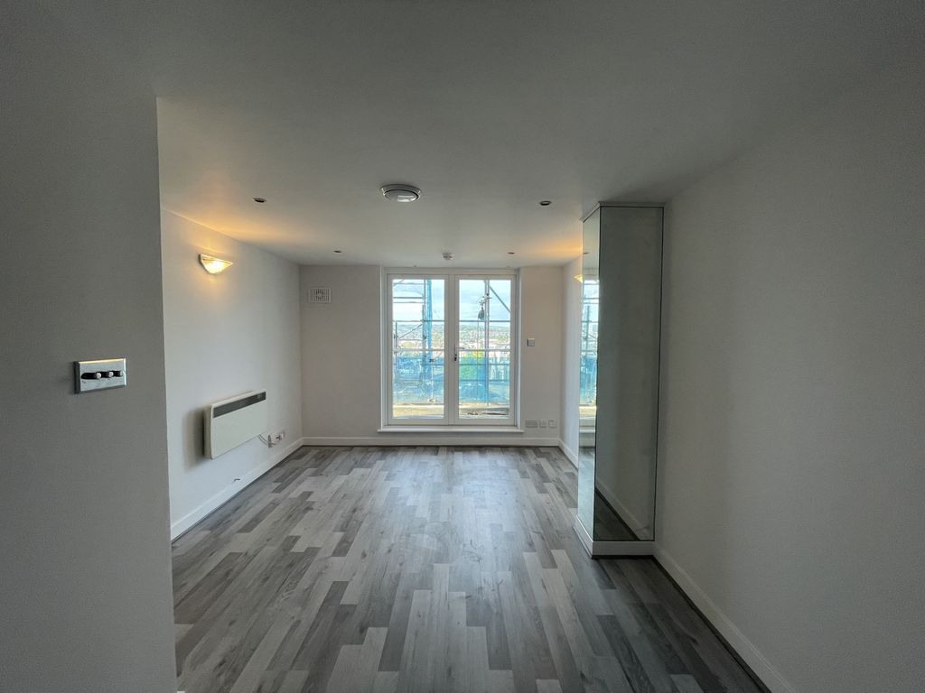 Property photo 1 of 14 2 Bed Flat For Rent