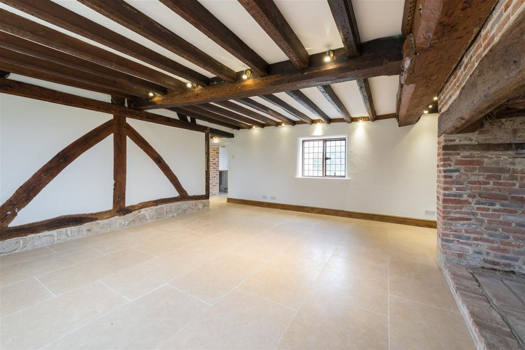 Property photo 3 of 31