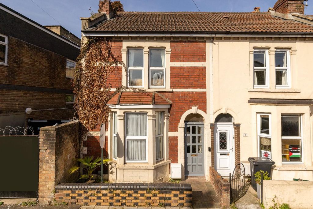 Property photo 2 of 19 Char5896.Jpg