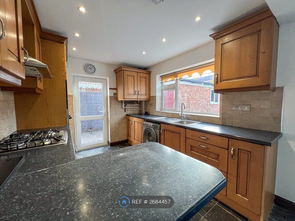 Property photo 2 of 32