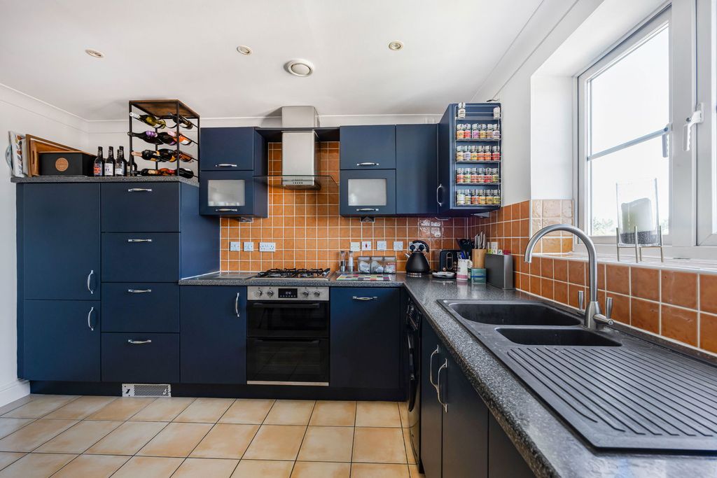 Property photo 2 of 14