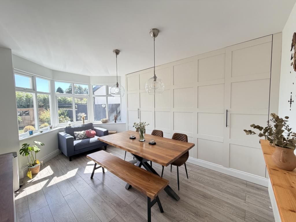 Property photo 3 of 11 Dining Room