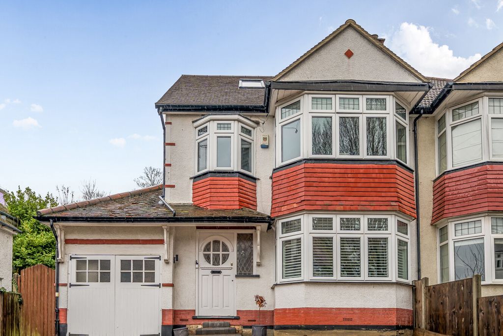 Property photo 1 of 21 1395772-15-69664d...