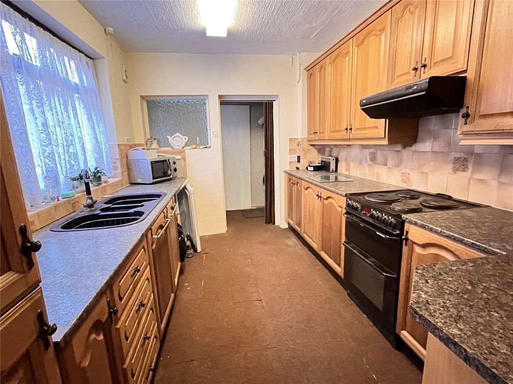 Property photo 3 of 21 Picture No. 27