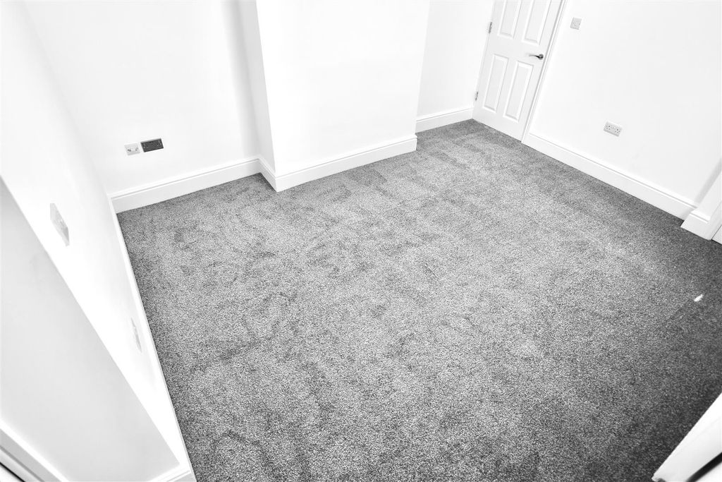 Property photo 3 of 8 Ph5Kcjdsybmrxa4R4Zzraf_Blie.Jpg